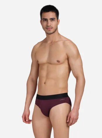 Low rise cotton brief with wide contrast outer elastic waistband